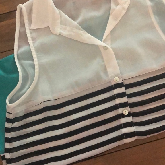 Multi Colored Striped Sleeveless Blouse w/ Collar - Picture 2 of 2
